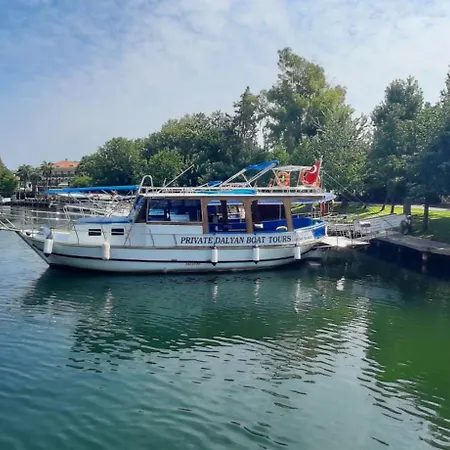 Ботель Dalyan Boat Tours *